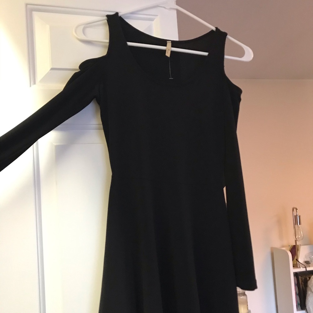 Nordstrom Rack Black cutout shoulder dress